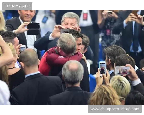 C罗父亲生日派对合照曝光，家族感情流露