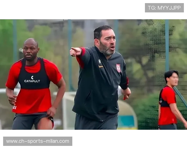 冠军球队主帅战术讲座吸引众多教练和球迷参与，球赛冠军