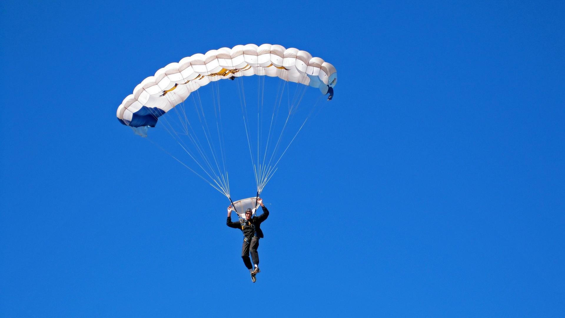 欧冠八强首回合:尤文1比1巴黎 姆巴佩单刀被什琴斯尼用脚化解